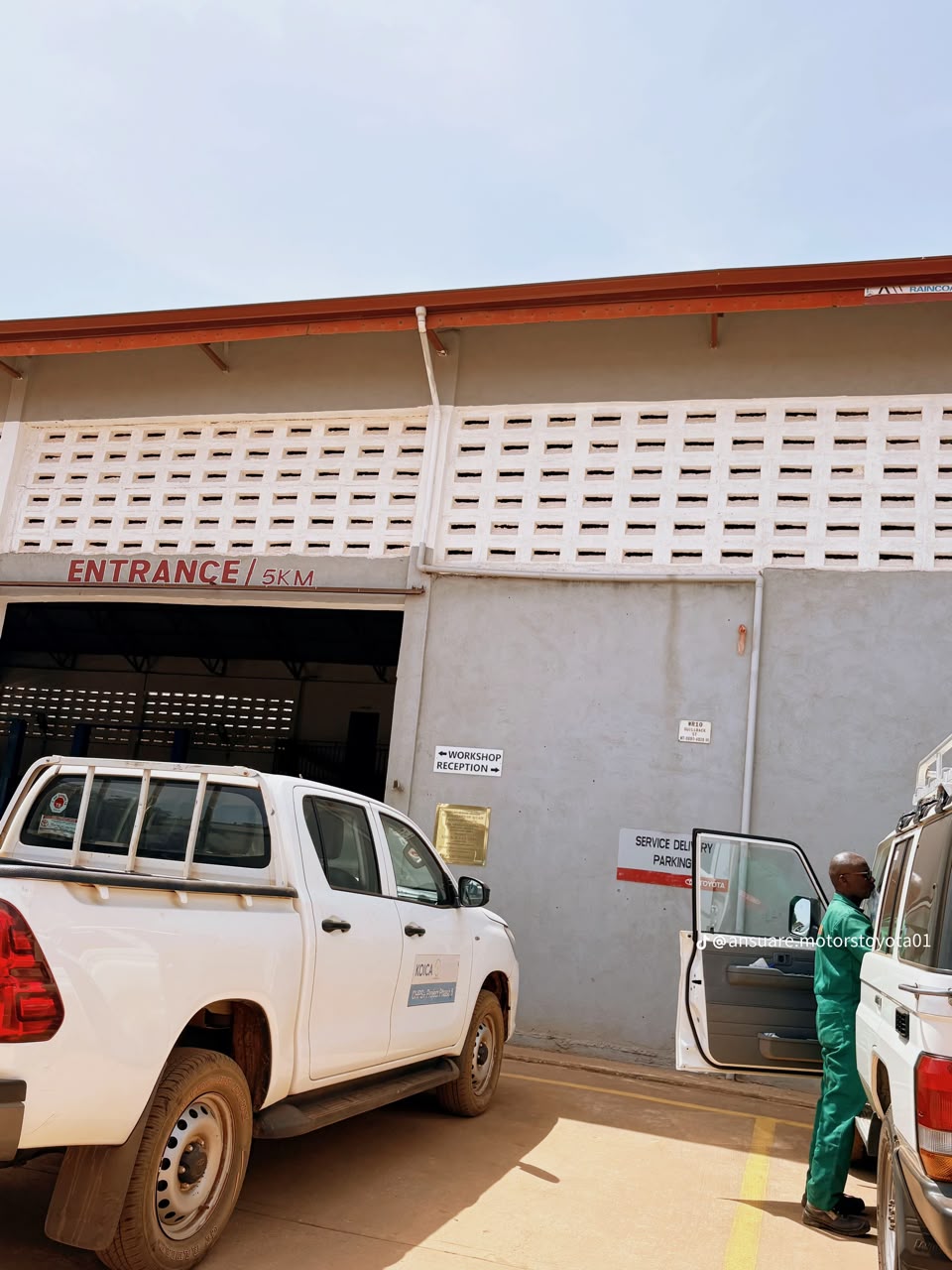 Service delivery parking and workshop reception area at Ansuare Motors